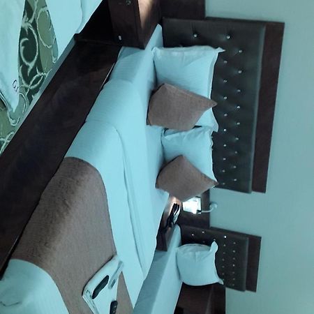 Hotel Golden Hayyath Inn Bombay Esterno foto