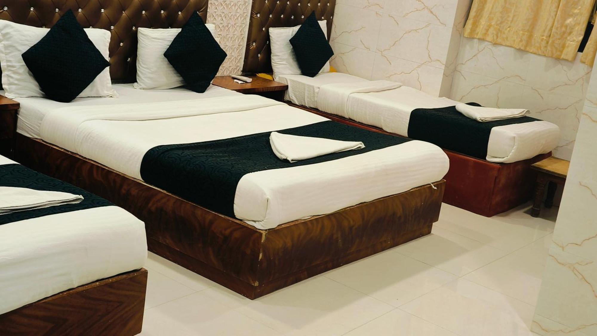 Hotel Golden Hayyath Inn Bombay Esterno foto