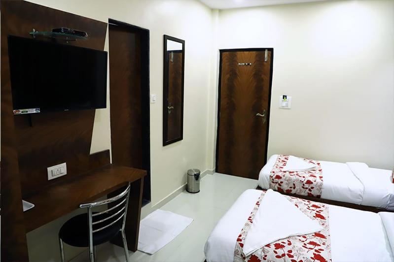Hotel Golden Hayyath Inn Bombay Esterno foto