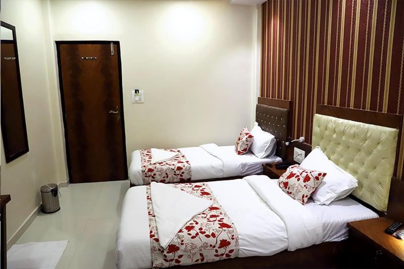 Hotel Golden Hayyath Inn Bombay Esterno foto
