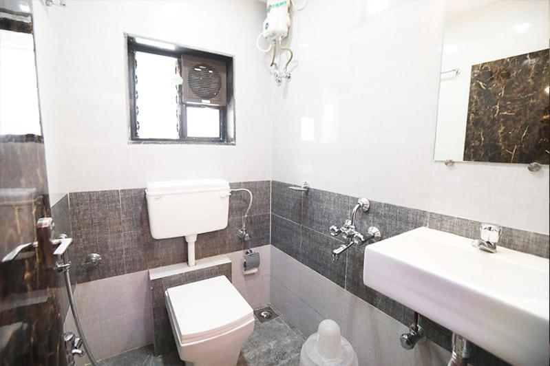 Hotel Golden Hayyath Inn Bombay Esterno foto