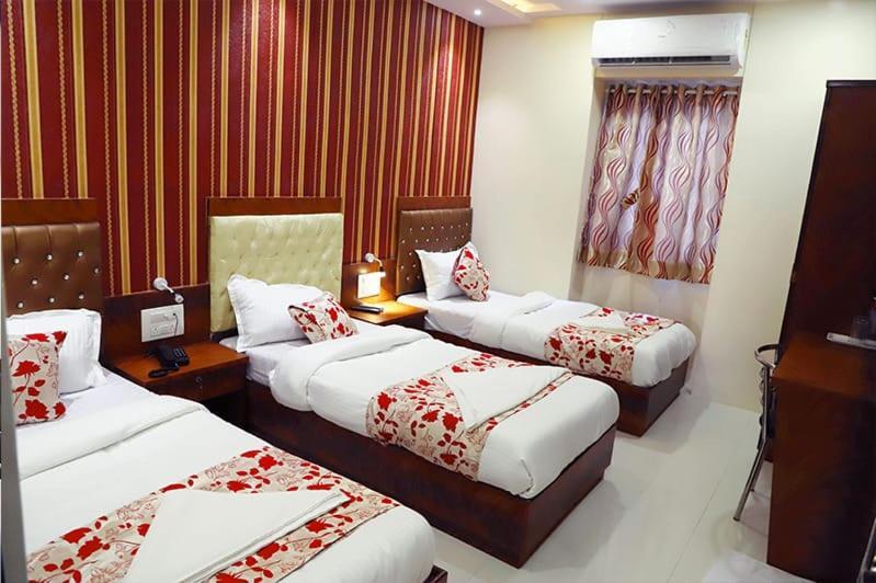 Hotel Golden Hayyath Inn Bombay Esterno foto