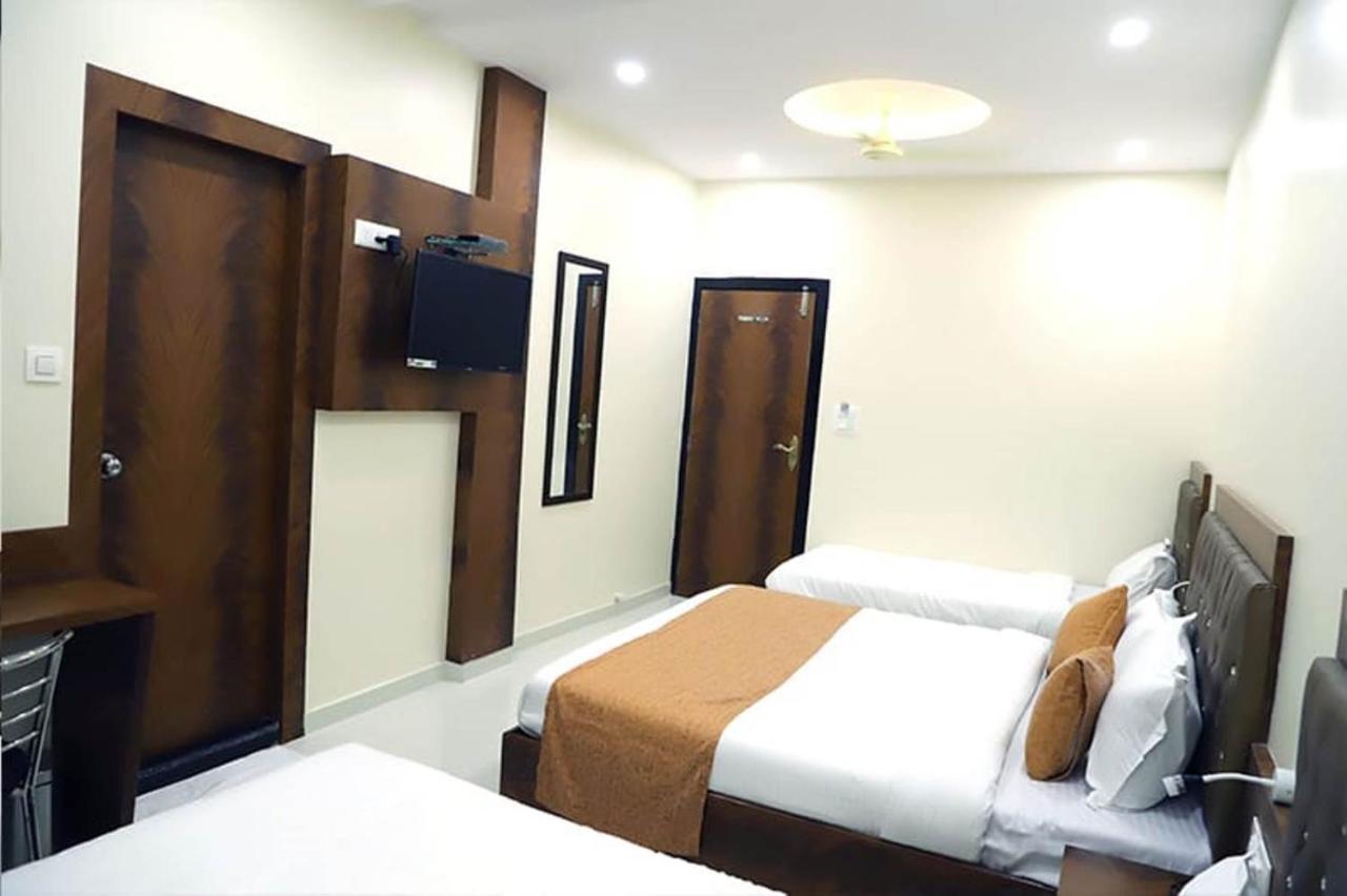 Hotel Golden Hayyath Inn Bombay Esterno foto